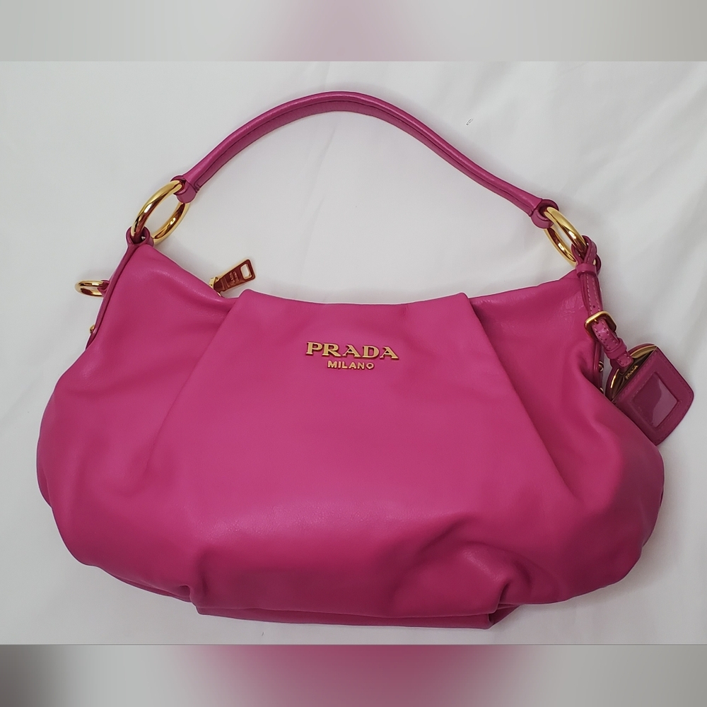 🔥HostPick🔥NWOT PRADA Milano Vibrant Pink Leather Shoulder Bag Gold Hardware - Picture 4 of 16